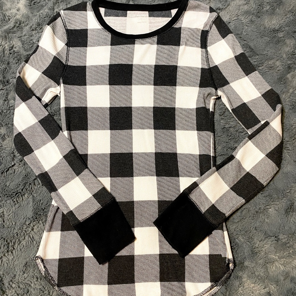 Old Navy checkered long sleeve thermal